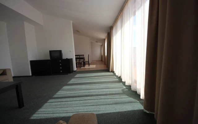 Marina Cape by Menada