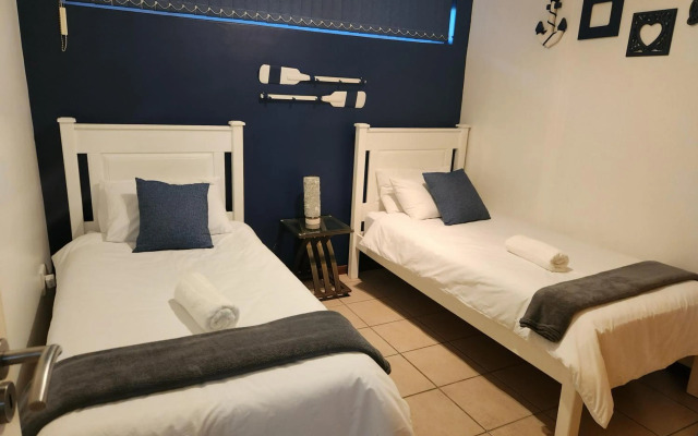 Beachside 3 bed apartment with stunning seaviews