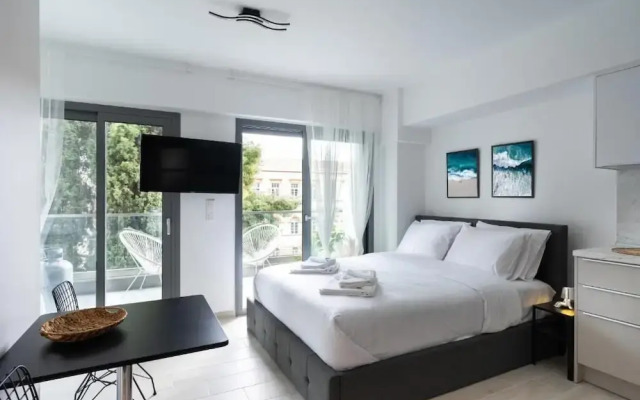 Velvet Luxury Studios in the City Center by BiNobi!