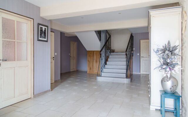 Au Caprice de L'Atre