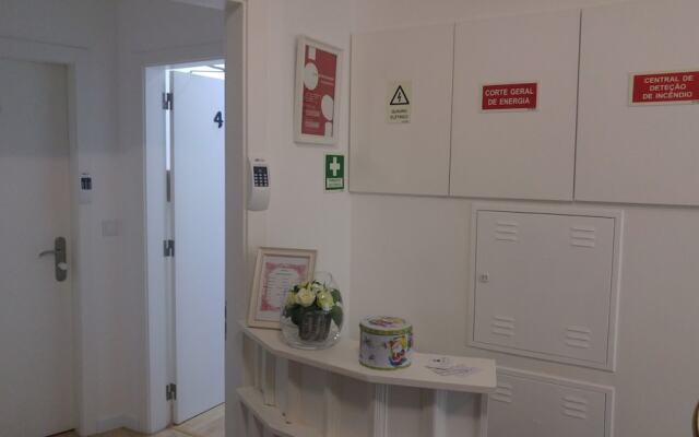 Lisbon Terrace Suites Apartment for Large Groups with Amazing Terrace