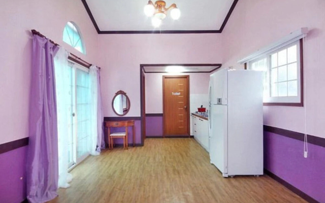 Anmyeondo Blue Ara Pension