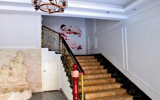 V8 Boutique Hotel