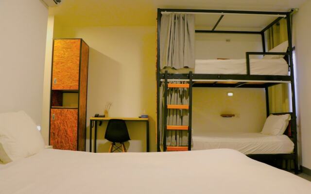 Nomads Hotel - Hostel