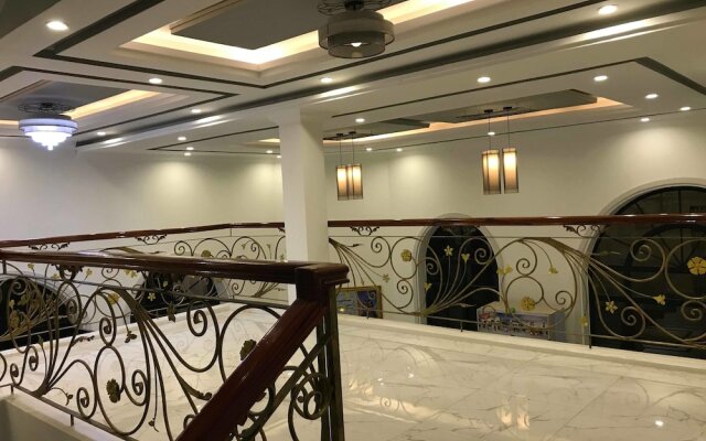 Sky Palace Boutique Hotel