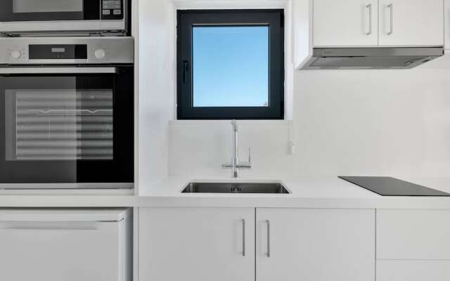 Phaedrus Living: Alkminis Seaside Suites Playa