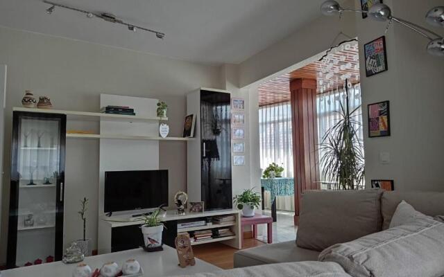 Becquer. Luminoso y amplio apartamento.Playa a 3km