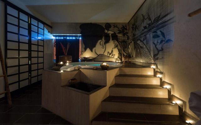 Silver Hotel by BarbarHouse