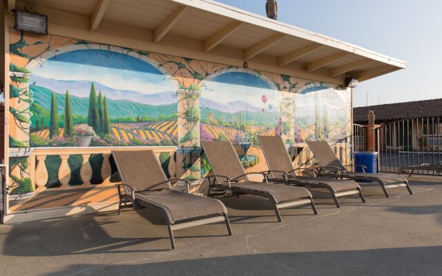 Wine Valley Lodge
