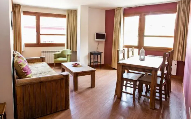 Apartamentos Turisticos Cuirgu