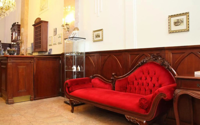 King Charles Boutique Hotel Residence