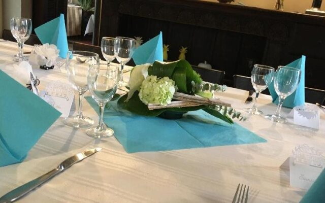 Logis Hôtel-Restaurant Le Moulin D'Artres