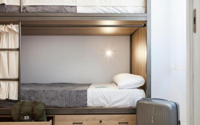 Winederful Hostel & Café