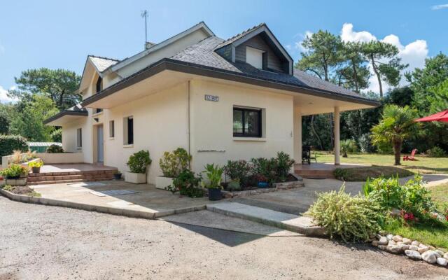 Charmante maison moderne avec grand jardin