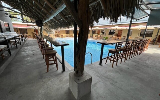 Hotel Blue Marlin - Nightclub & Sports Bar on Site