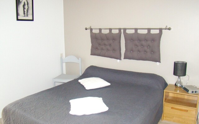 House With 4 Bedrooms in Sougéal, With Furnished Garden