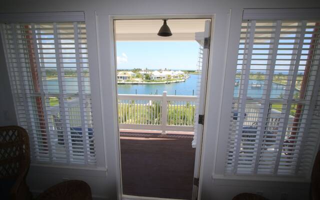 The Sandpiper Inn & Cottages