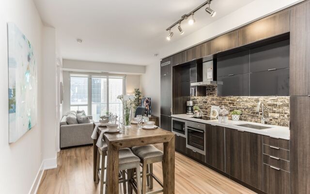 QuickStay - Stylish 2-Bedroom Downtown Condo