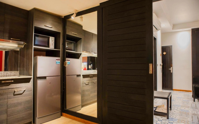 La Rose Suites