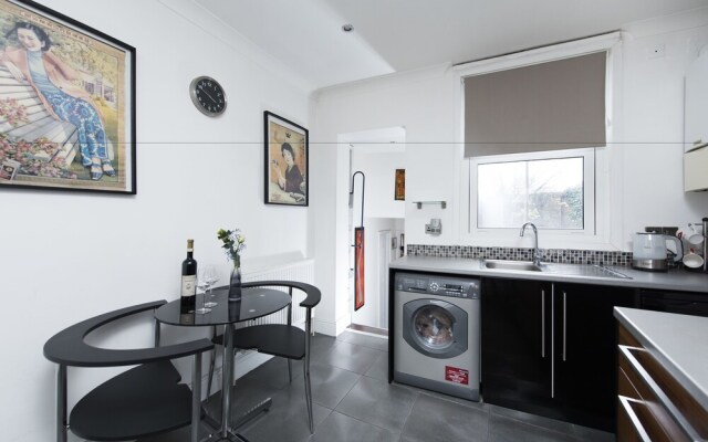 Lovely 1BR Flat Overlooking Southwark Park