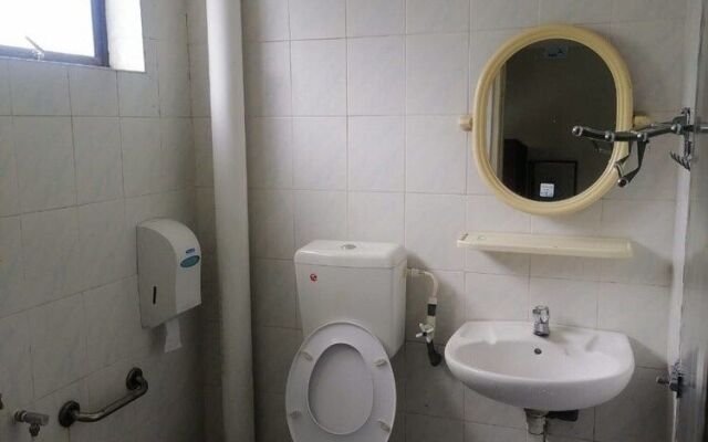 OYO 90392 Pulai City Hotel