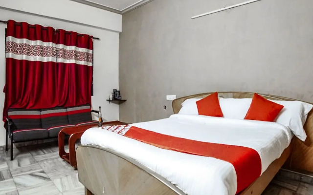 OYO 12906 Central Inn