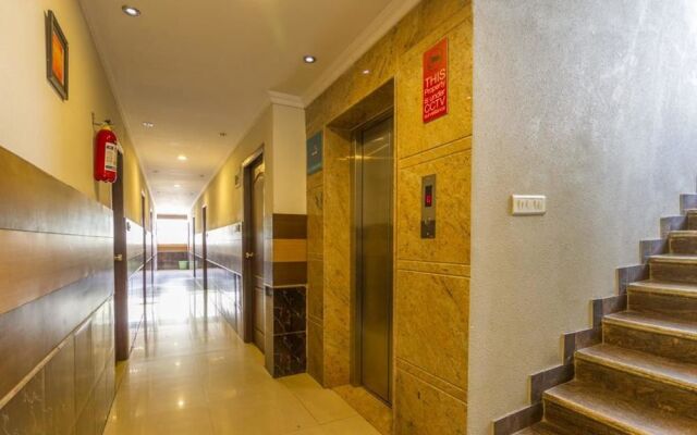 OYO 958 Hotel Greenwood Inn