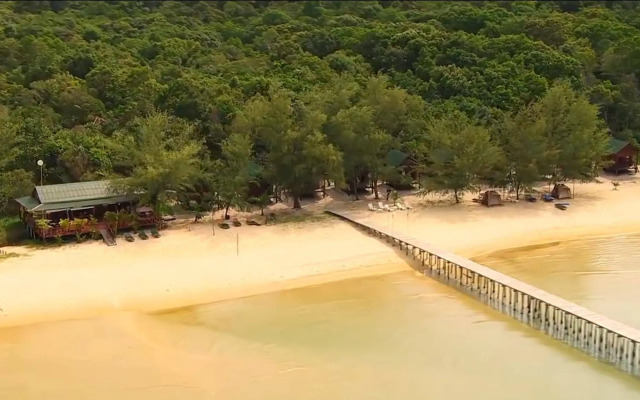 Sandy Beach Bungalows