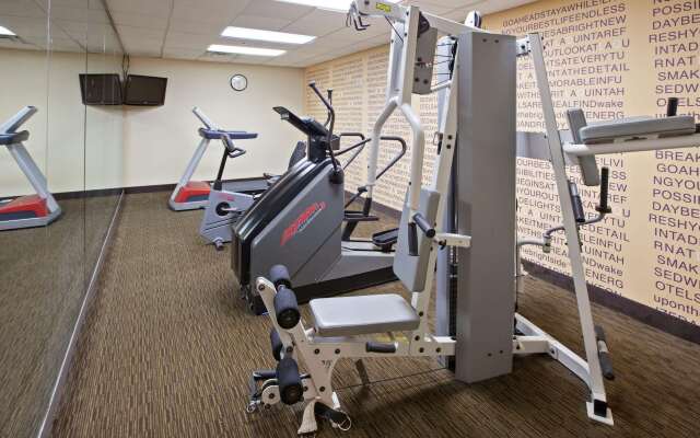 La Quinta Inn & Suites by Wyndham Nashville Airport/Opryland