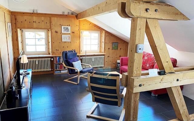 Dachwohnung im Alpenstil, 60m2 für 2P, mit Garage BM186