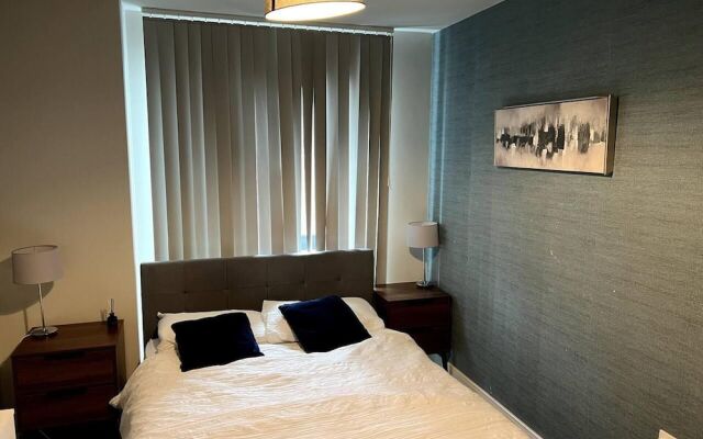 2-bed Luxury Apartment in Birmingham City Center