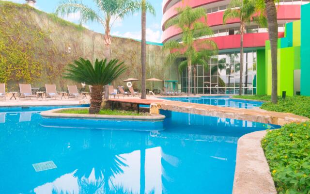 Holiday Inn Monterrey - Parque Fundidora, an IHG Hotel