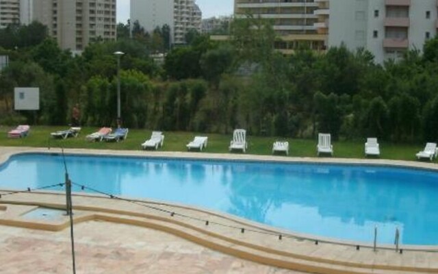 Apartment With one Bedroom in Portimão, With Wonderful City View and Enclosed Garden - 350 m From the Beach