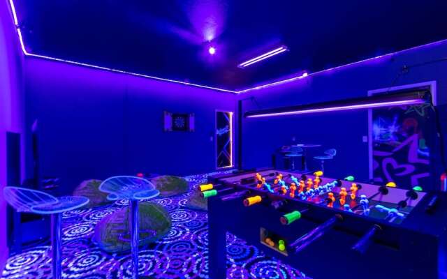 8 Bdrm Villa W Game Room and Cinema