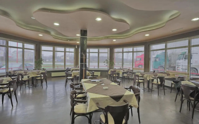 Knez Petrol Motel