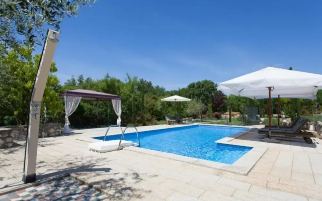 House of Olives Comfortable Holiday Residence