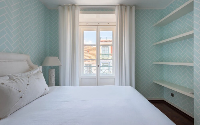 ALTIDO Lux Chiado 2-Floor 3-BR Apartment w/Garage
