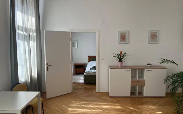 Ruhige Wohnung in Helenental