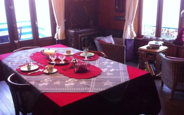 Villa de Jade