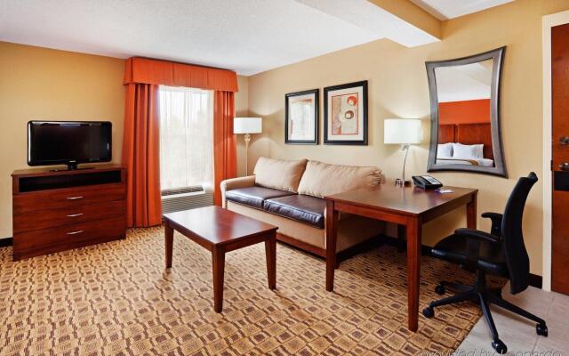 Comfort Suites near Birkdale Village- Huntersville