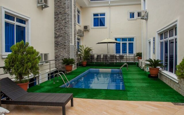 Fritz Apartments and Suites