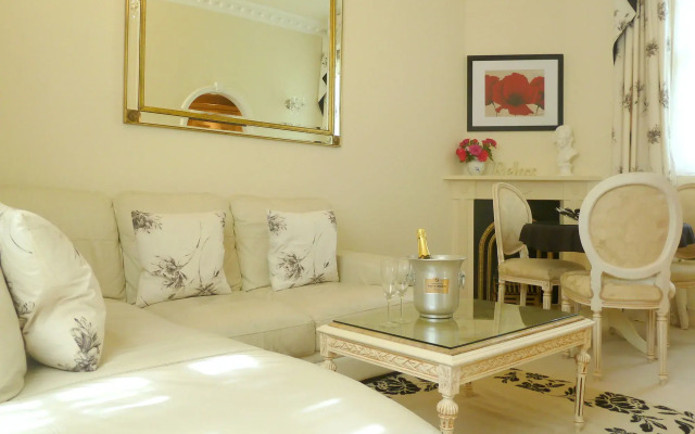 Hesketh Crescent 5 Star Apartment