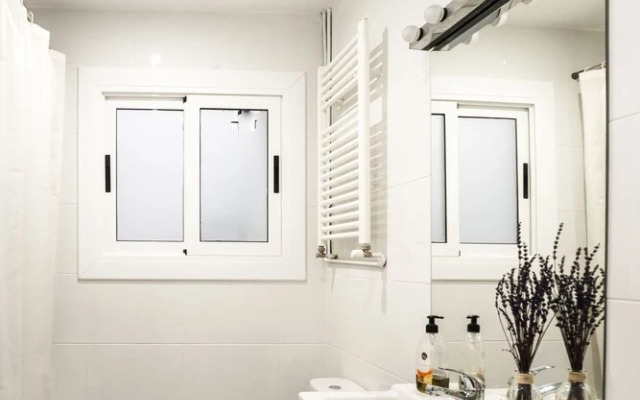 BBarcelona Mediterranean Beachfront Apartment