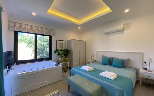 Villa With Jacuzzi Pool Backyard in Fethiye