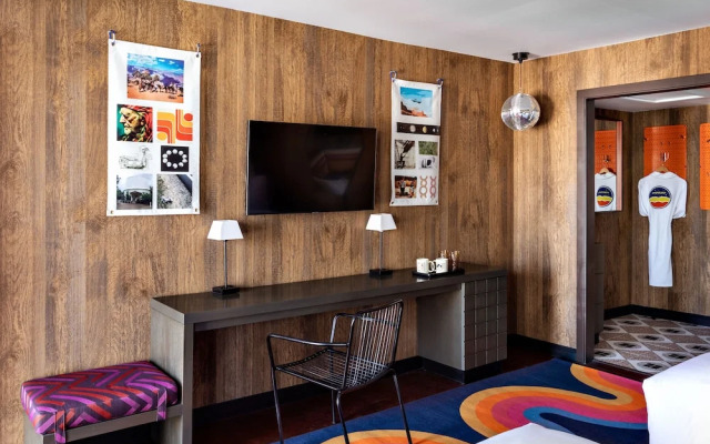 Americana Motor Hotel