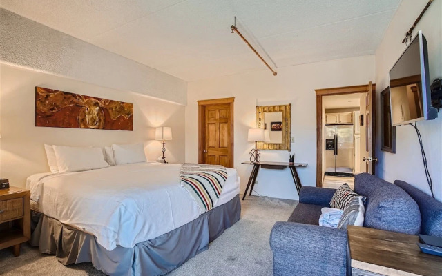 Your Next Vacay at Peak 9 Ski-in/ski-out