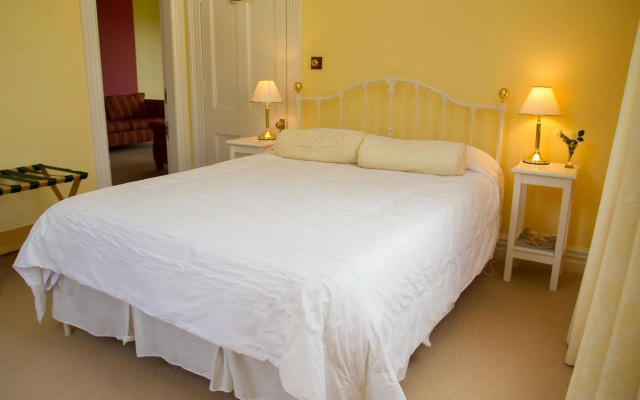 The Old Manse Boutique