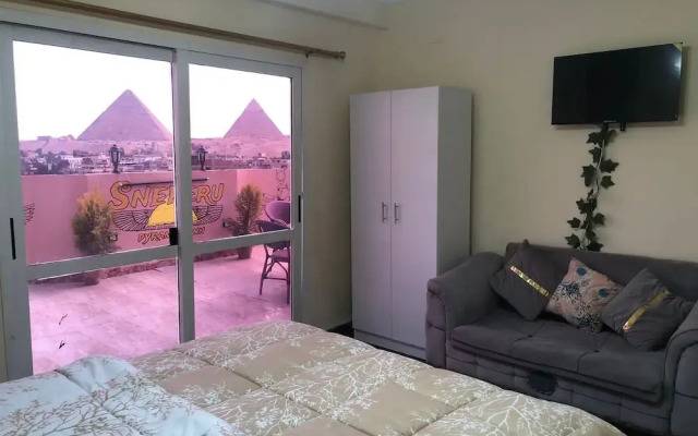 sneferu pyramids inn