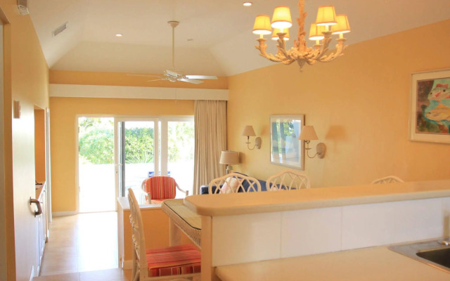 Paradise Island Beach Club by RedAwning