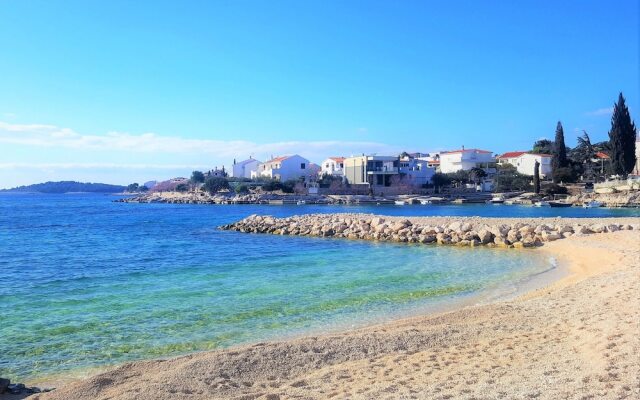 A3 Cozy Apt. w. big Garden, 2 Balconies & Grill